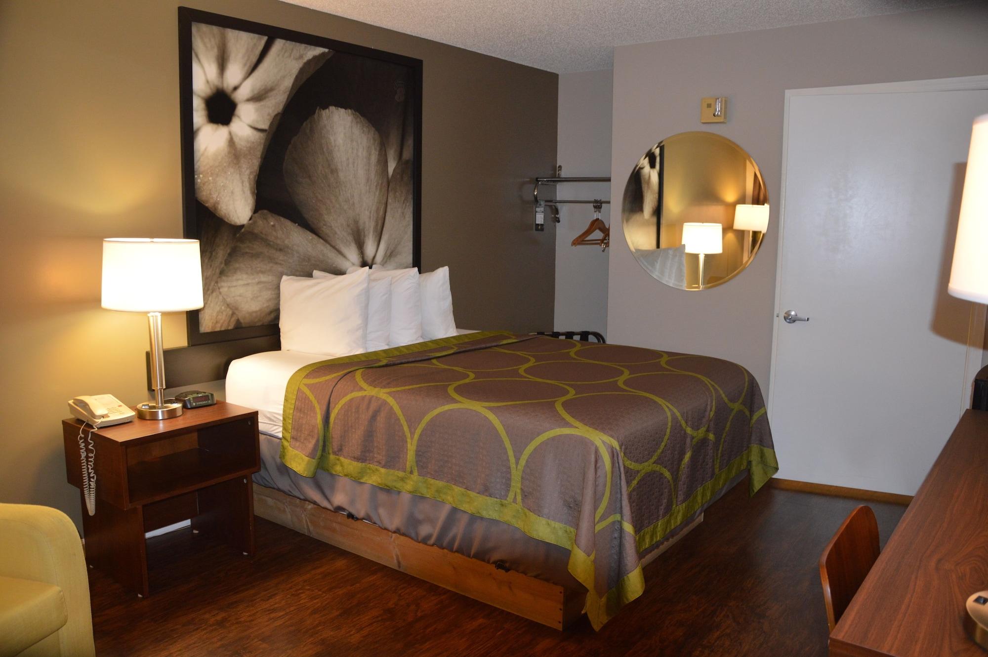 Hotel Super 8 By Wyndham Madison Exteriér fotografie