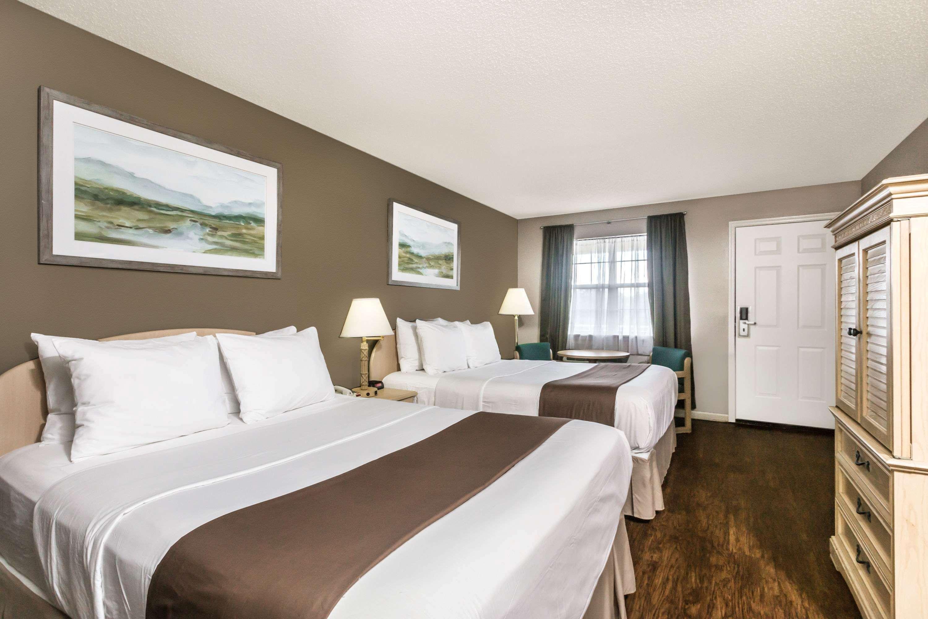 Hotel Super 8 By Wyndham Madison Exteriér fotografie