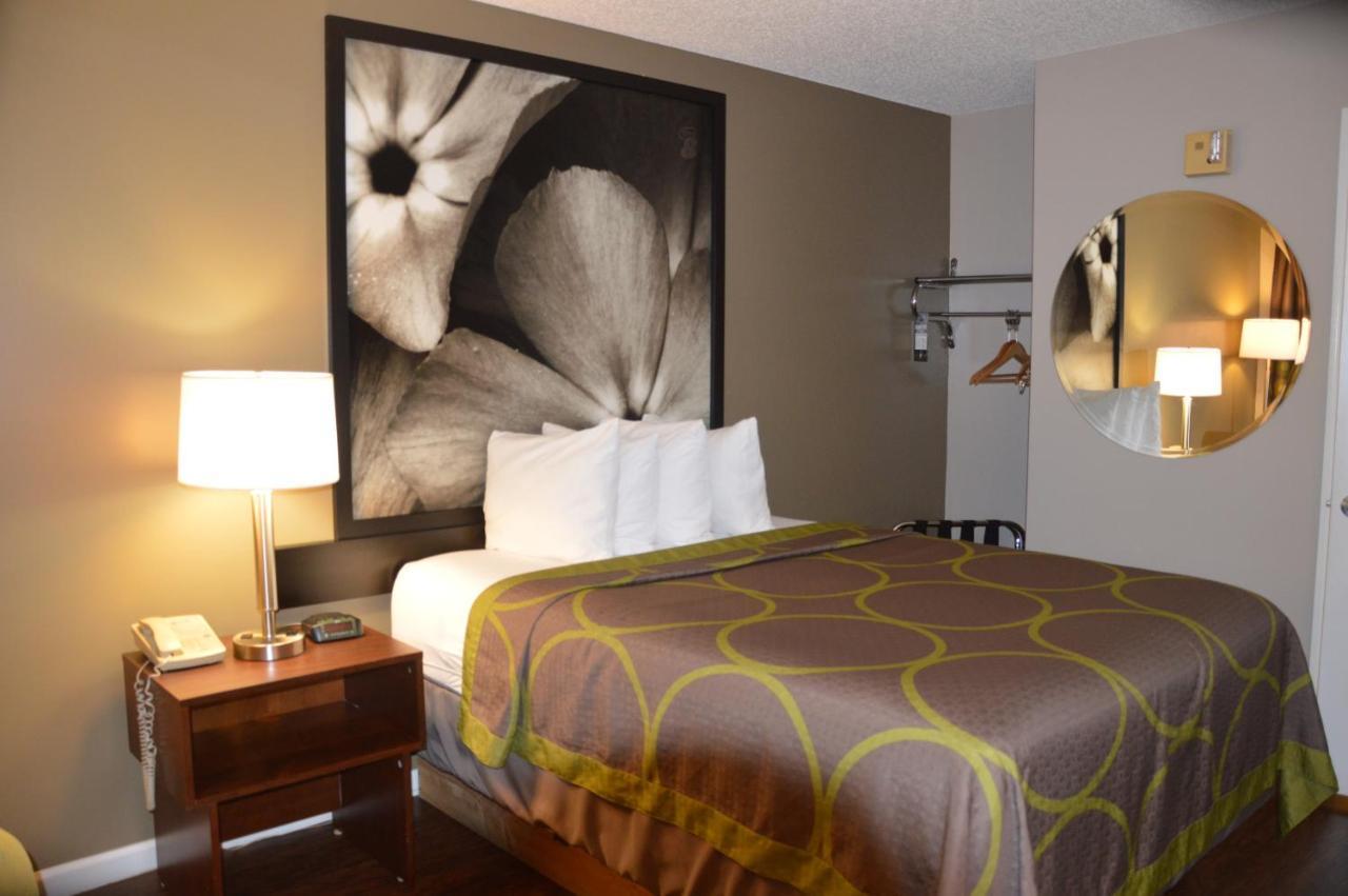 Hotel Super 8 By Wyndham Madison Exteriér fotografie